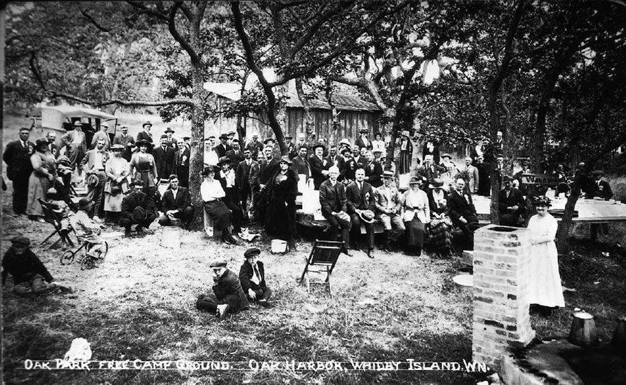 Oak Park Free Camp Ground, Oak Harbor Whidbey Island community gathering in Oak Park which later became what we know today as Smith Park. (Island County Historical Society, Library and Archives, 2014.11.08a)
